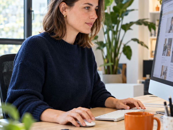 Focused Website Editing In Daylight